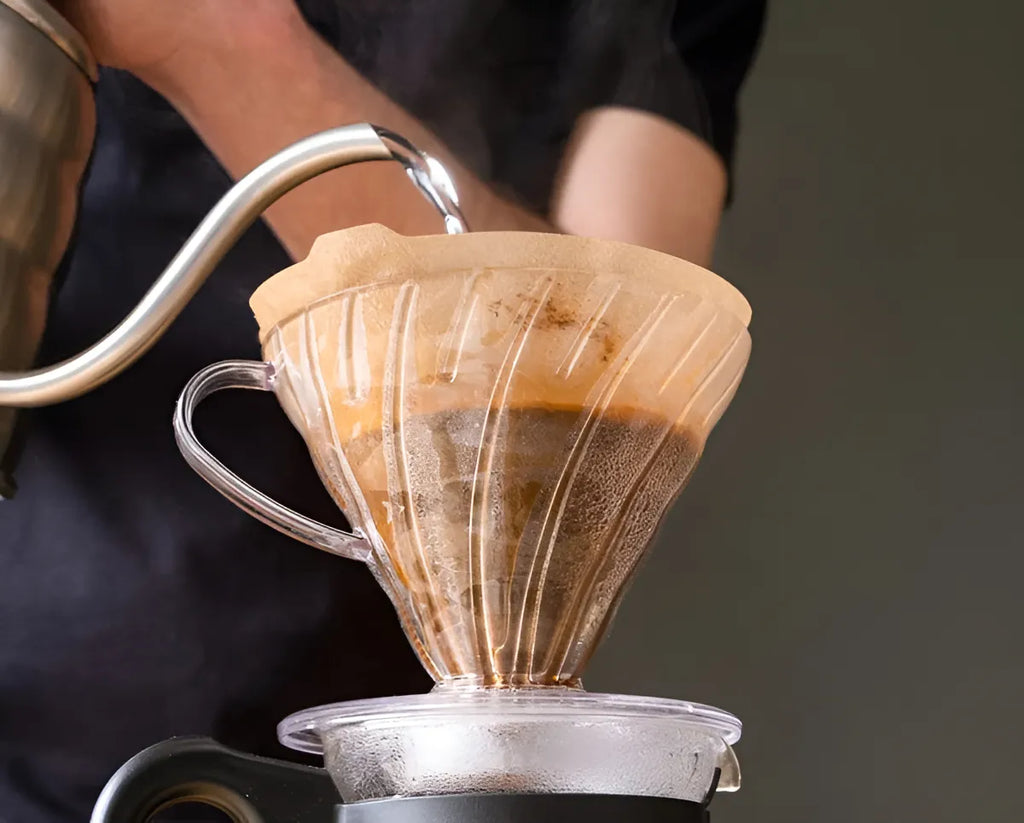 Kit V60 para Café Filtrado Dripper V60 Hario 700ml de capacidad.