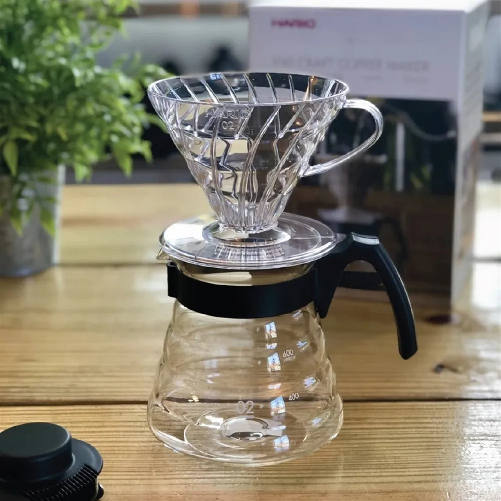 Kit V60 para Café Filtrado Dripper V60 Hario 700ml de capacidad.